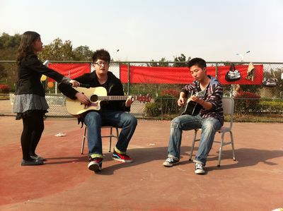 Today is SHERO’s day ---外国语学院女生节系列活动顺利开展