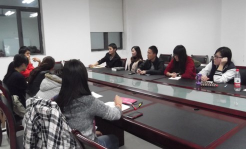 书卷多情似故人 晨昏忧乐每相亲—第20届英美文学研究生暨本科优异生主题读书报告会成功举行