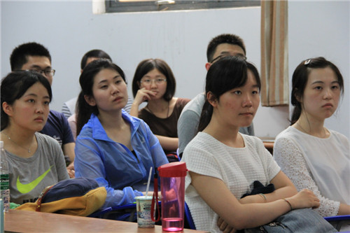 外国语学院“两学一做”系列活动——书记讲党课，同志受益多！