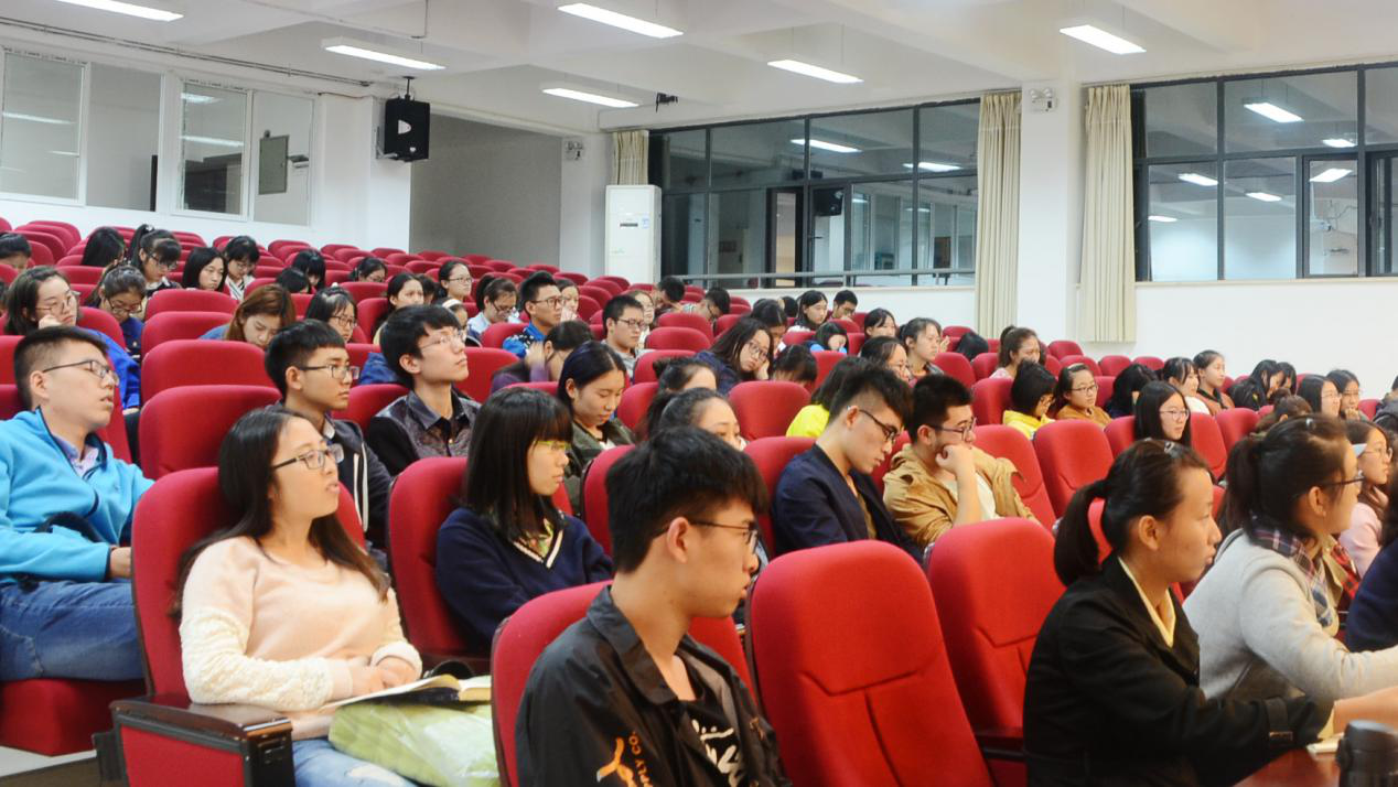 重庆大学外国语学院团委学生会2016级干事新闻培训大会顺利举行